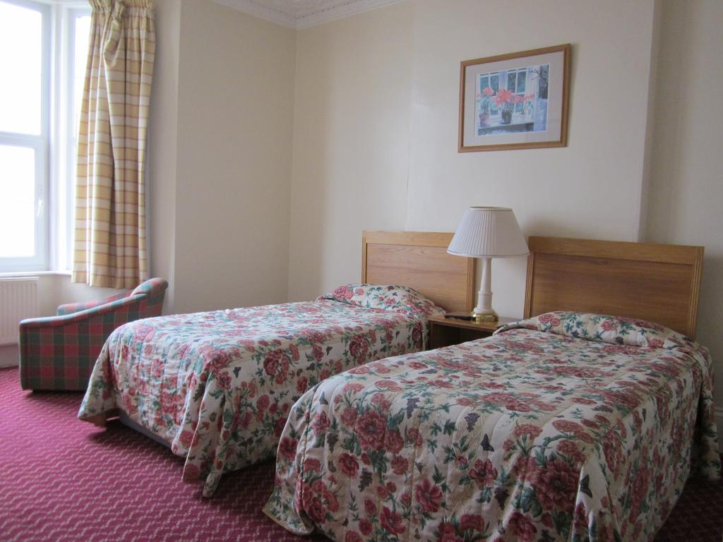 The Highcliffe Hotel Clevedon Room photo