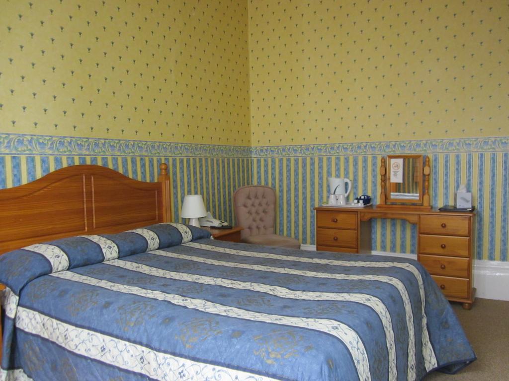 The Highcliffe Hotel Clevedon Room photo